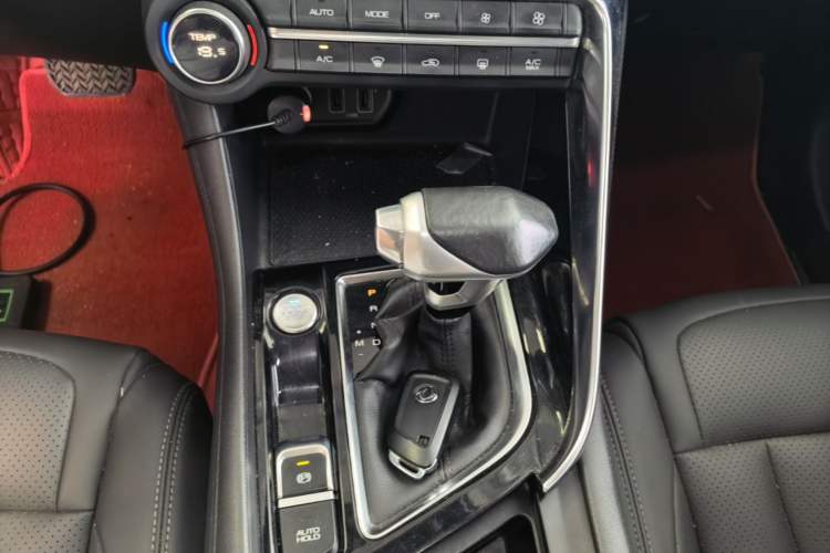 Used Dongfeng Aeolus AX7 2019 1.6T Automatic AI Navigation Model China V Standard Gear Lever