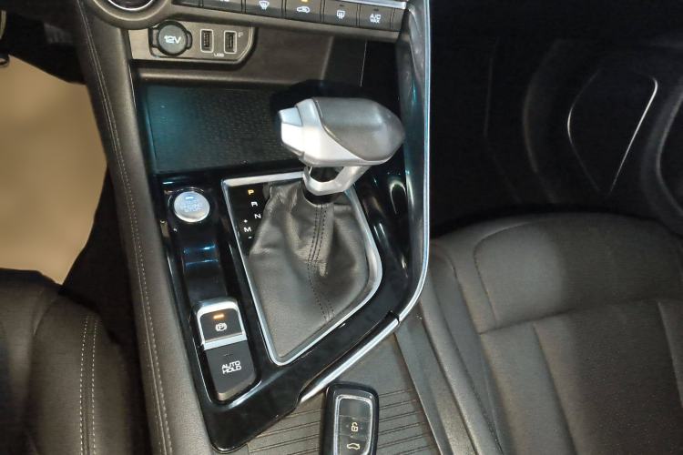 Used Dongfeng Aeolus AX7 2019 1.6T Automatic AI Navigation Model China V Standard Gear Lever