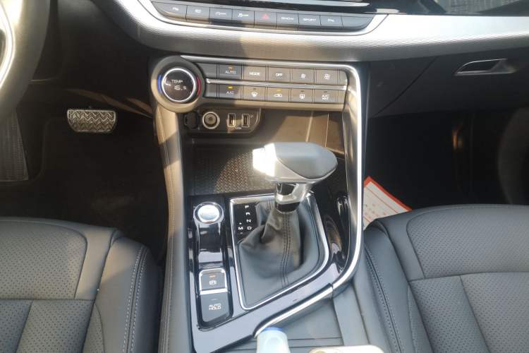 Used Dongfeng Aeolus AX7 2019 1.6T Automatic AI Navigation Model Enjoyment Version China VI Standard Gear Lever