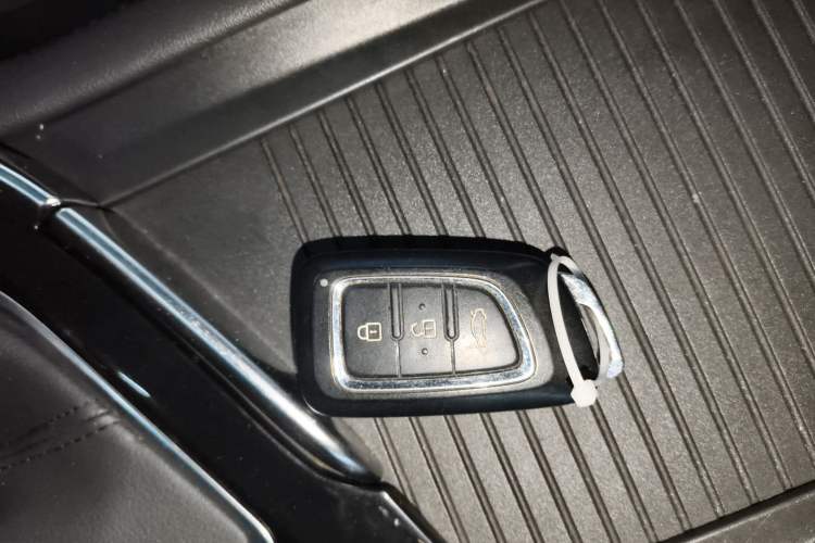 Used Dongfeng Aeolus AX7 2019 1.6T Automatic AI Navigation Model China V Standard Interior 1