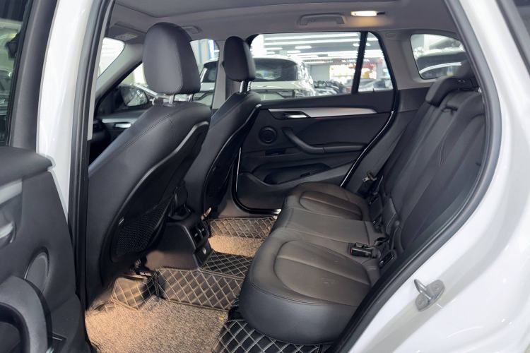 Used Dongfeng Aeolus AX7 2019 1.6T Automatic AI Navigation Model China V Standard Interior 4
