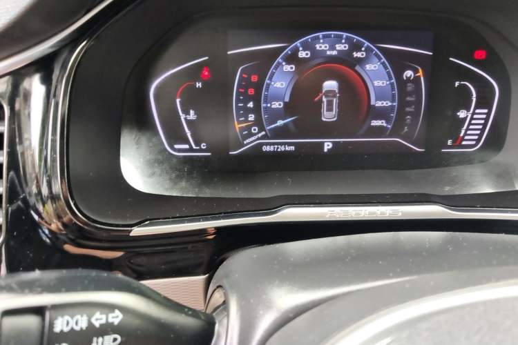 Used Dongfeng Aeolus AX7 2019 1.6T Automatic AI Pioneer Model China V Standard Odometer Close Up