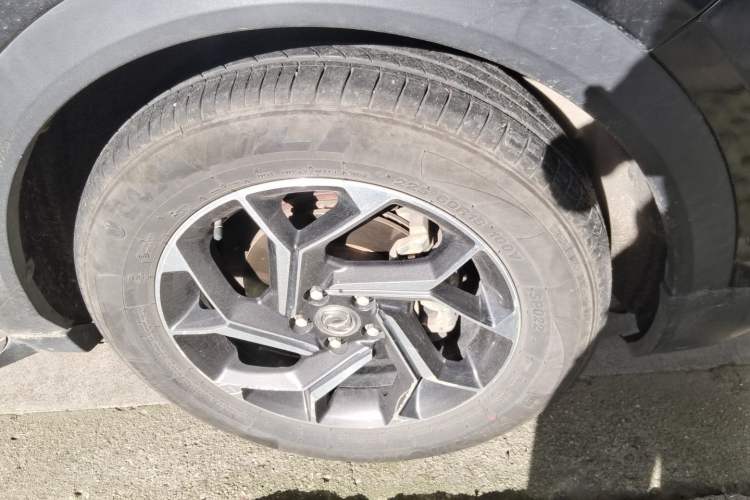 Used Dongfeng Aeolus AX7 2019 1.6T Automatic AI Navigation Model China V Standard Right Front Wheel Hub