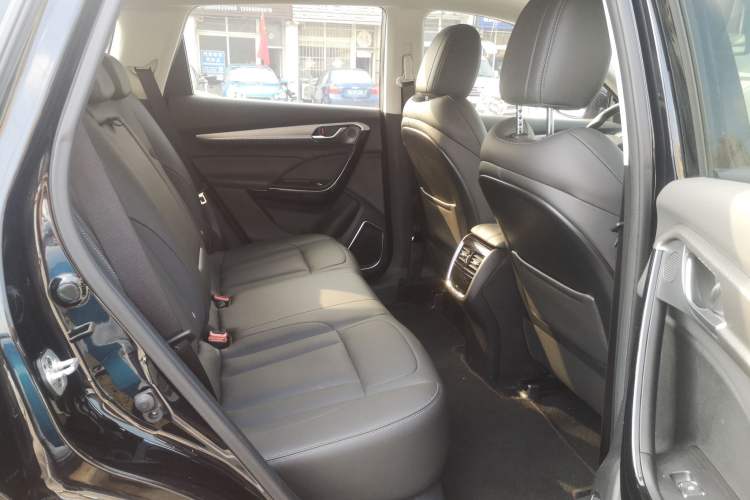 Used Dongfeng Aeolus AX7 2019 1.6T Automatic AI Navigation Model Enjoyment Version China VI Standard Right Rear Seat