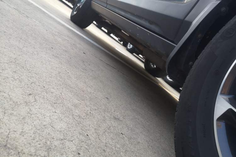 Used Dongfeng Aeolus AX7 2019 1.6T Automatic AI Navigation Model Enjoyment Version China VI Standard Right Side Sill