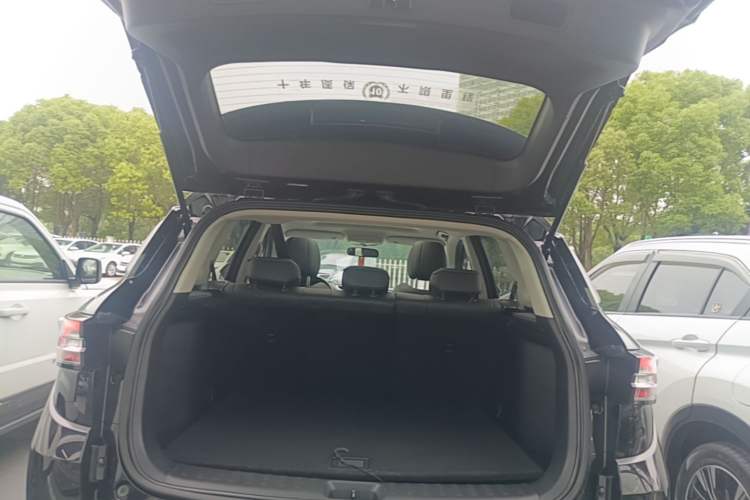 Used Dongfeng Aeolus AX7 2019 1.6T Automatic AI Pioneer Model China V Standard Trunk
