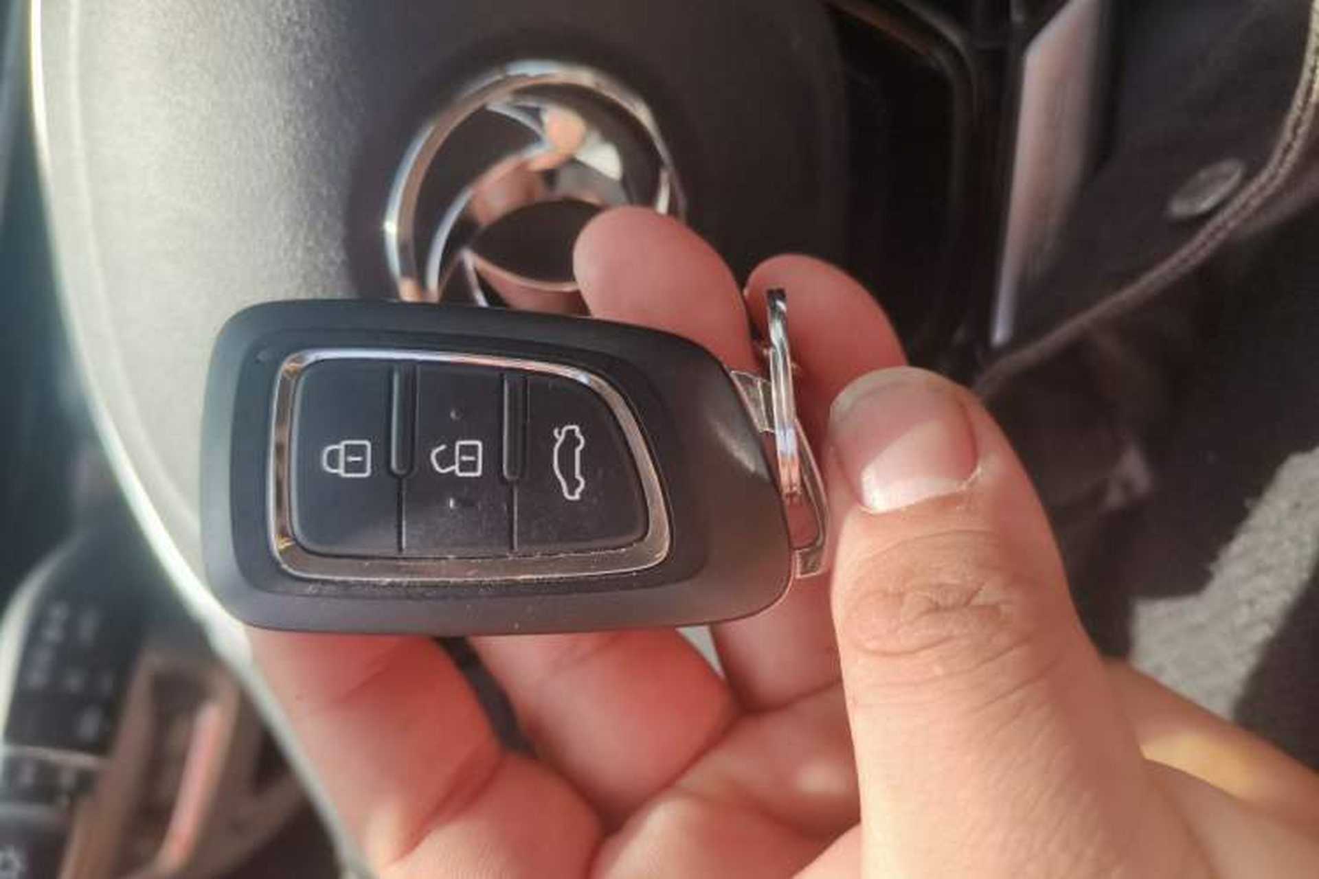 Used Dongfeng Aeolus AX7 2019 1.6T Automatic AI Navigation Model China V Standard Vehicle Key