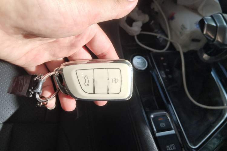 Used Dongfeng Aeolus AX7 2019 1.6T Automatic AI Navigation Model China V Standard Vehicle Key
