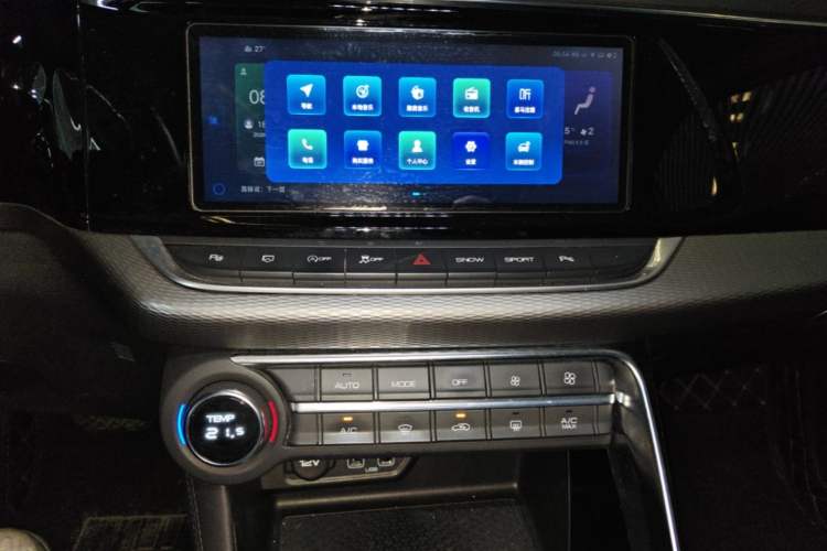 Used Dongfeng Aeolus AX7 2019 1.6T Automatic AI Navigation Model China V Standard Audio And AC Panel
