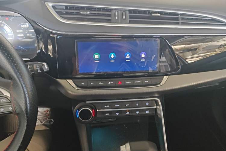 Used Dongfeng Aeolus AX7 2019 1.6T Automatic AI Navigation Model China V Standard Audio And AC Panel
