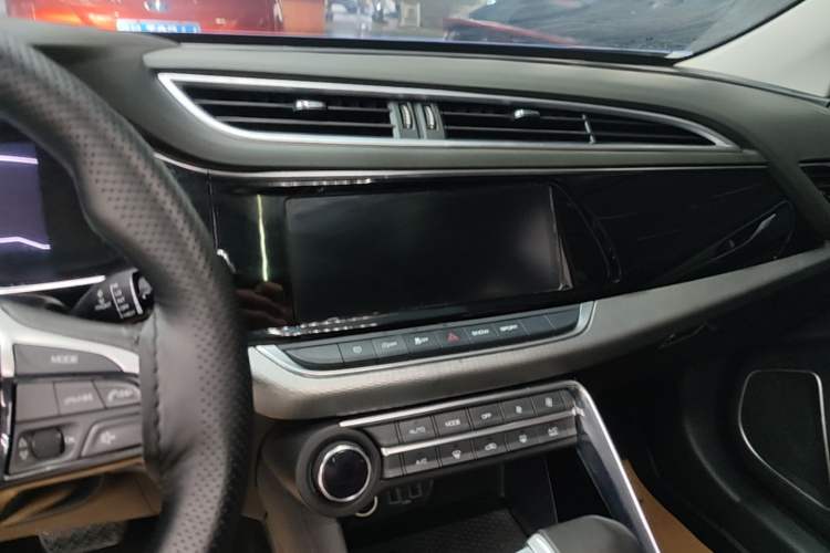 Used Dongfeng Aeolus AX7 2019 1.6T Automatic AI Pioneer Model China V Standard Audio And AC Panel