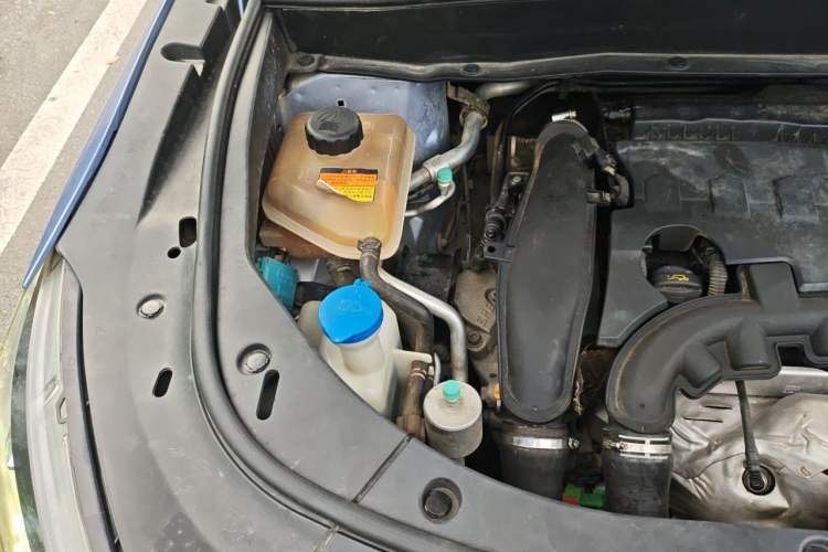 Used Dongfeng Aeolus AX7 2019 1.6T Automatic AI Pioneer Model China V Standard Engine Bay Right