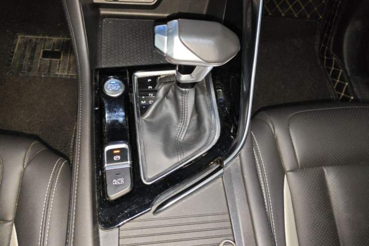 Used Dongfeng Aeolus AX7 2019 1.6T Automatic AI Navigation Model China V Standard Gear Lever