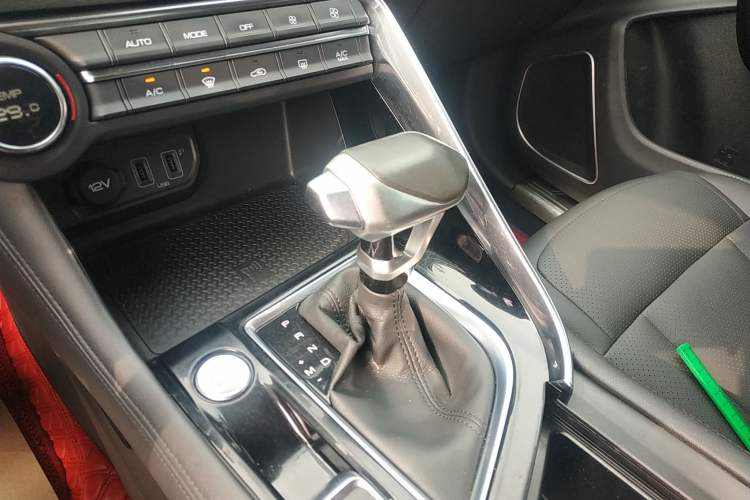 Used Dongfeng Aeolus AX7 2019 1.6T Automatic AI Navigation Model China V Standard Gear Lever