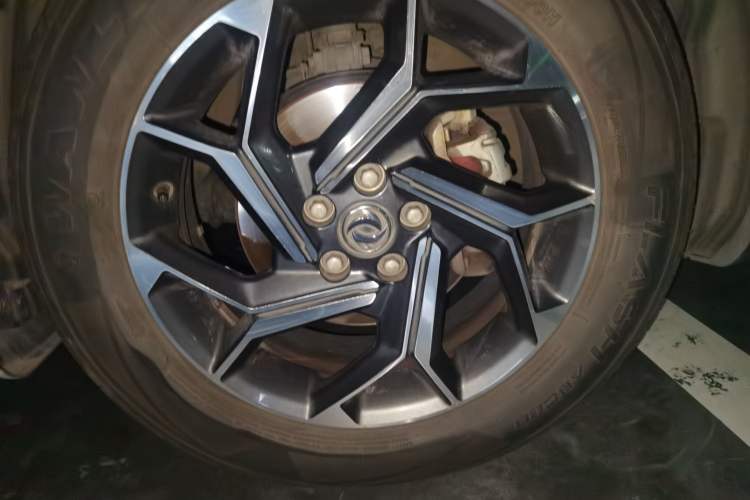 Used Dongfeng Aeolus AX7 2019 1.6T Automatic AI Navigation Model China V Standard Right Front Wheel Hub