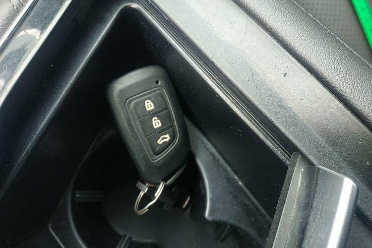 Used Dongfeng Aeolus AX7 2019 1.6T Automatic AI Navigation Model China V Standard Vehicle Key