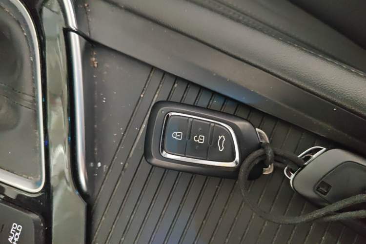 Used Dongfeng Aeolus AX7 2019 1.6T Automatic AI Navigation Model China V Standard Vehicle Key
