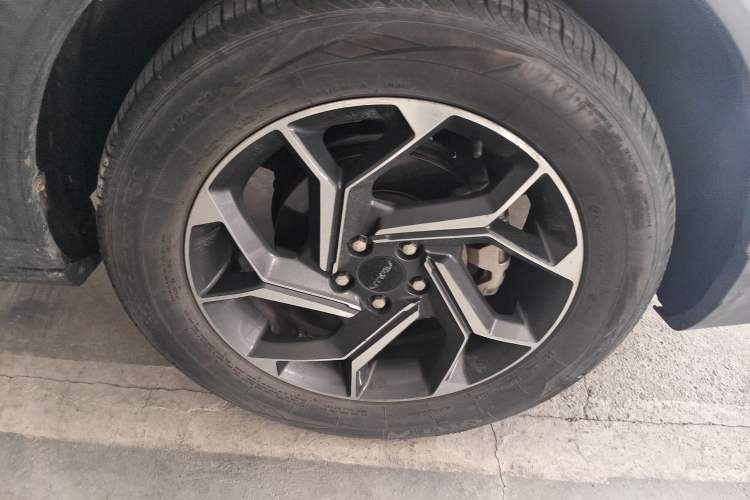 Used Dongfeng Aeolus AX7 2019 1.6T Automatic AI Navigation Model China V Standard Right Front Wheel Hub