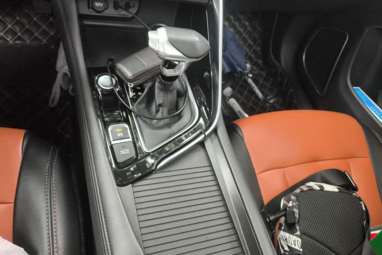 Used Dongfeng Aeolus AX7 2019 1.6T Automatic AI Pioneer Model China V Standard Gear Lever
