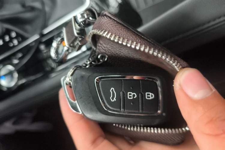 Used Dongfeng Aeolus AX7 2019 1.6T Automatic AI Pioneer Model China V Standard Vehicle Key