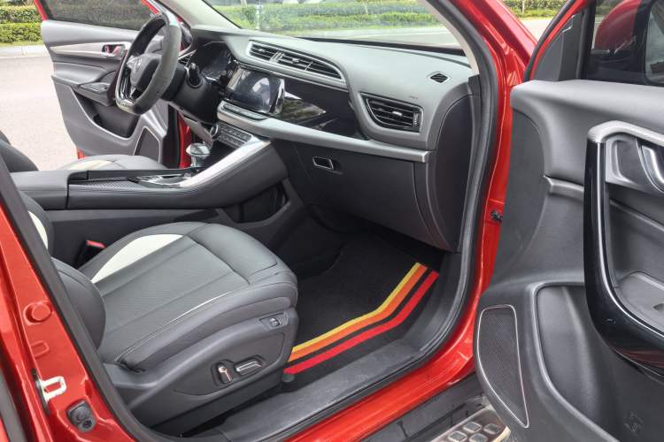 Used Dongfeng Aeolus AX7 2019 1.6T Automatic AI Navigation Model China V Standard Interior 3