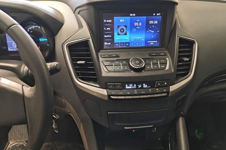 Used Dongfeng Aeolus AX7 2019 Classic 230T Manual Elite Model China VI Standard Audio And AC Panel
