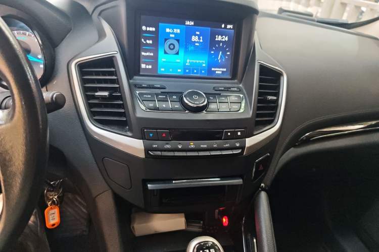 Used Dongfeng Aeolus AX7 2019 Classic 230T Manual Elite Model China V Standard Audio And AC Panel
