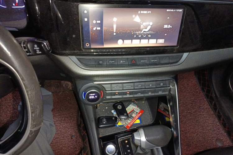 Used Dongfeng Aeolus AX7 2019 1.6T Automatic AI Pioneer Model China V Standard Audio And AC Panel