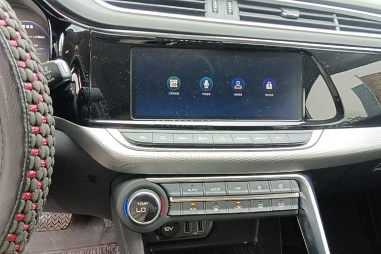 Used Dongfeng Aeolus AX7 2019 1.6T Automatic AI Navigation Model China V Standard Audio And AC Panel