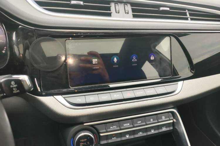 Used Dongfeng Aeolus AX7 2019 1.6T Automatic AI Navigation Model China V Standard Audio And AC Panel