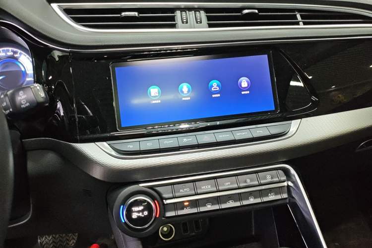Used Dongfeng Aeolus AX7 2019 1.6T Automatic AI Navigation Model China V Standard Audio And AC Panel