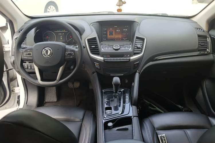 Used Dongfeng Aeolus AX7 2019 Classic 230T Automatic Luxury Top-Selling Model China V Standard Center Console