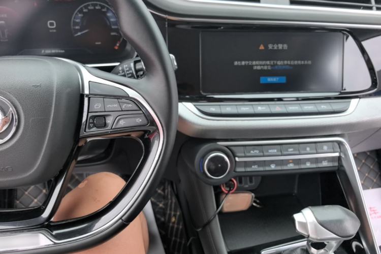 Used Dongfeng Aeolus AX7 2019 1.6T Automatic AI Navigation Model China V Standard Center Console