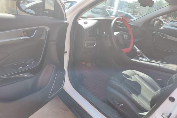 Used Dongfeng Aeolus AX7 2019 1.6T Automatic AI Pioneer Model China V Standard Driver Seat