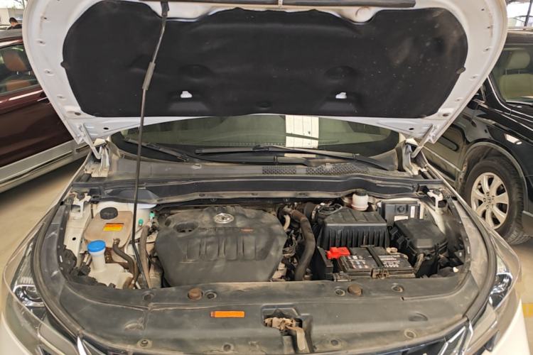 Used Dongfeng Aeolus AX7 2019 Classic 230T Manual Elite Model China VI Standard Engine Bay
