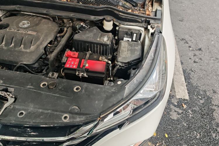 Used Dongfeng Aeolus AX7 2019 Classic 230T Manual Elite Model China V Standard Engine Bay Left