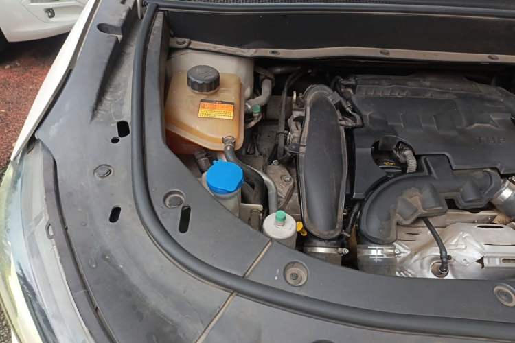 Used Dongfeng Aeolus AX7 2019 1.6T Automatic AI Navigation Model China V Standard Engine Bay Right