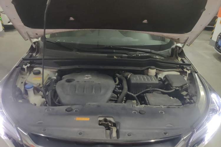 Used Dongfeng Aeolus AX7 2019 Classic 230T Automatic Luxury Top-Selling Model China V Standard Engine Bay