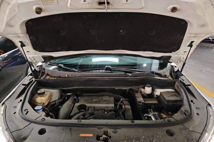 Used Dongfeng Aeolus AX7 2019 1.6T Automatic AI Navigation Model China V Standard Engine Bay