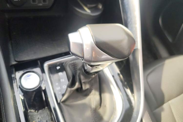 Used Dongfeng Aeolus AX7 2019 1.6T Automatic AI Navigation Model China V Standard Gear Lever