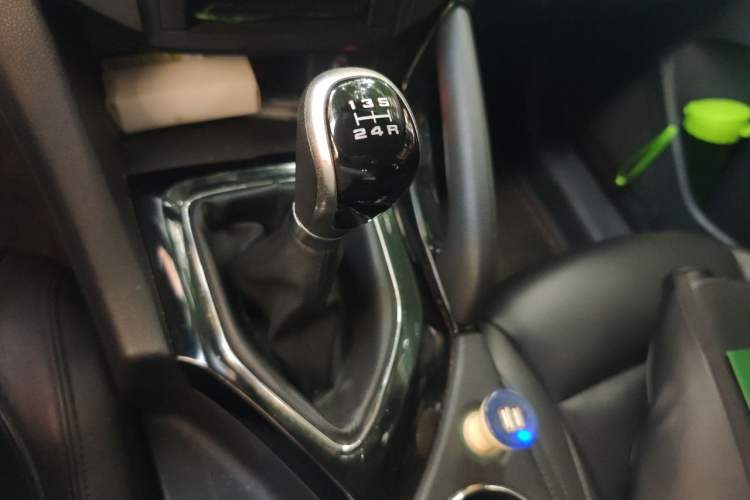 Used Dongfeng Aeolus AX7 2019 Classic 230T Manual Elite Model China V Standard Gear Lever