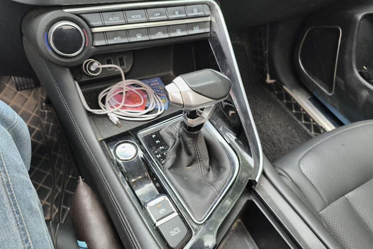 Used Dongfeng Aeolus AX7 2019 1.6T Automatic AI Navigation Model China V Standard Gear Lever