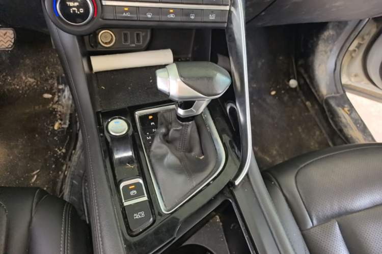 Used Dongfeng Aeolus AX7 2019 1.6T Automatic AI Navigation Model China V Standard Gear Lever
