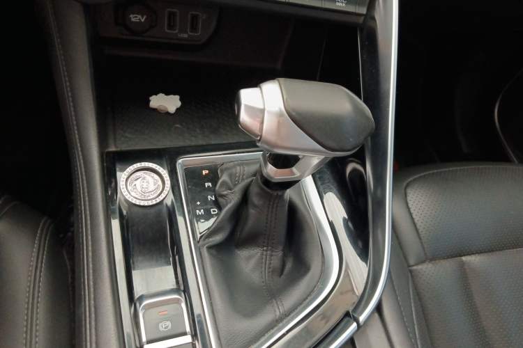 Used Dongfeng Aeolus AX7 2019 1.6T Automatic AI Navigation Model China V Standard Gear Lever