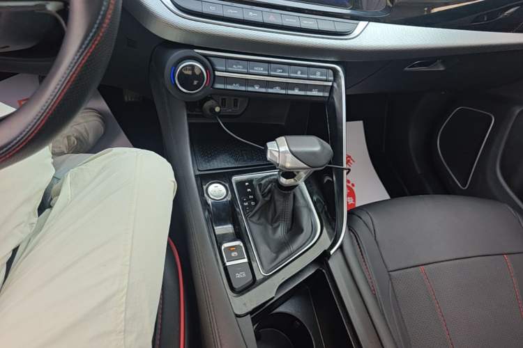Used Dongfeng Aeolus AX7 2019 1.6T Automatic AI Pioneer Model China V Standard Gear Lever