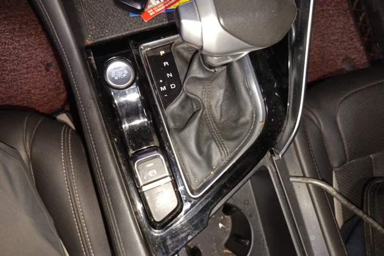 Used Dongfeng Aeolus AX7 2019 1.6T Automatic AI Pioneer Model China V Standard Gear Lever