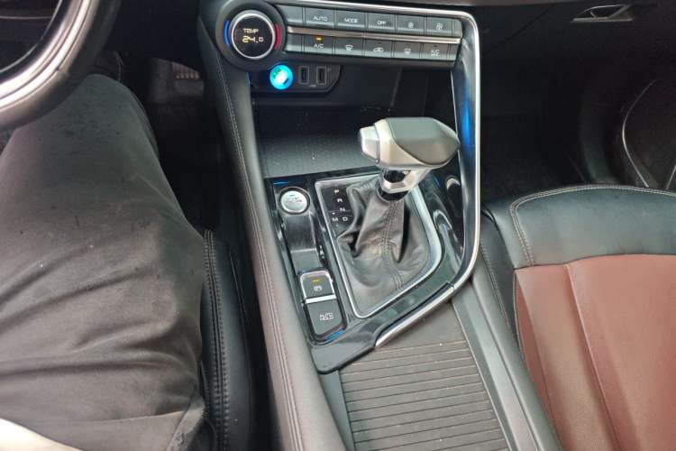 Used Dongfeng Aeolus AX7 2019 1.6T Automatic AI Pioneer Model China V Standard Gear Lever