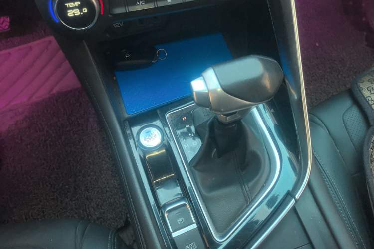 Used Dongfeng Aeolus AX7 2019 1.6T Automatic AI Navigation Model China V Standard Gear Lever
