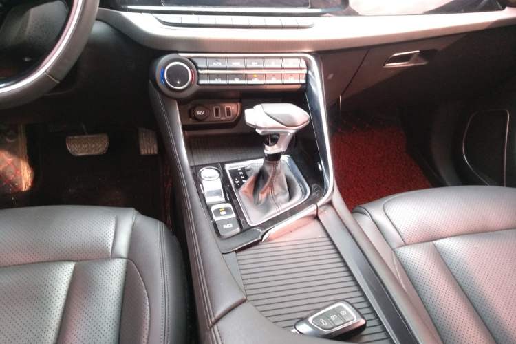 Used Dongfeng Aeolus AX7 2019 1.6T Automatic AI Navigation Model China V Standard Gear Lever