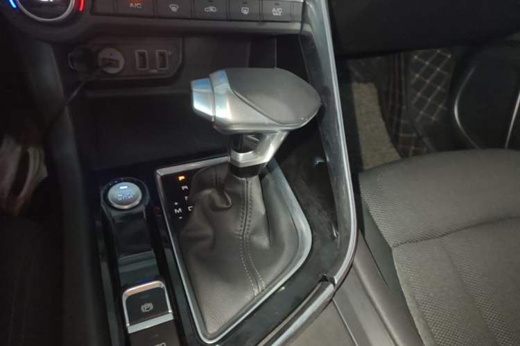 Used Dongfeng Aeolus AX7 2019 1.6T Automatic AI Pioneer Model China V Standard Gear Lever